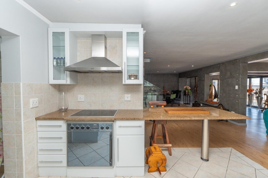 7 Bedroom Property for Sale in Myburgh Park Western Cape